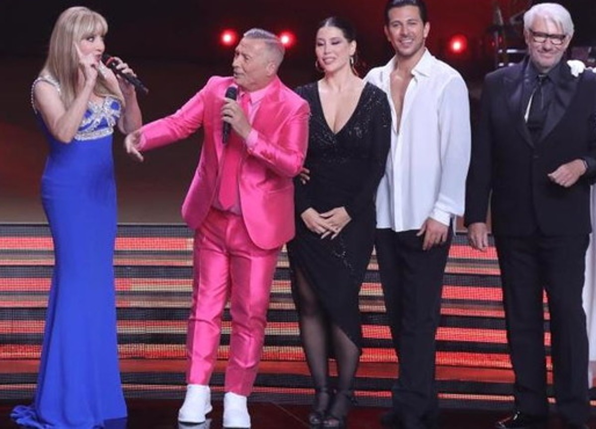 Selvaggia Lucarelli: “Blu Estoril”? Altra “frecciatina” a Giambruno… Selvaggia Lucarelli: “Blu Estoril”? Altra “frecciatina” a Giambruno…