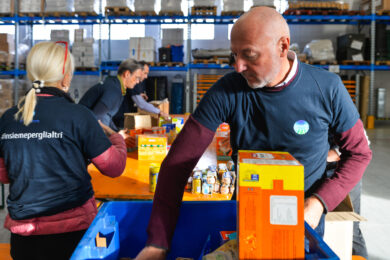 Snam contro la povertà alimentare: al via “Insieme per gli altri”