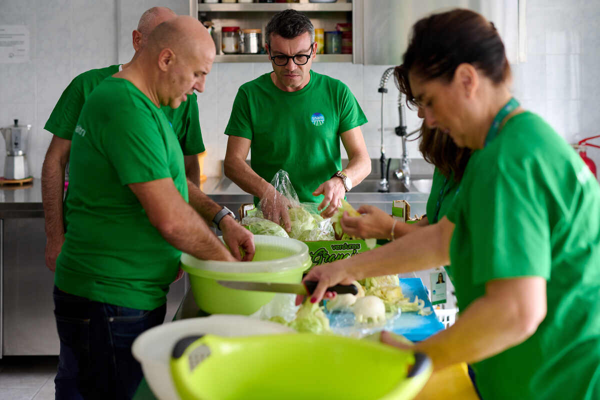 Snam contro la povertà alimentare: al via “Insieme per gli altri” Snam contro la povertà alimentare: al via “Insieme per gli altri”