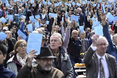 Svizzera, vince la destra nazionalista. Migranti, vicini dell’Italia blindati