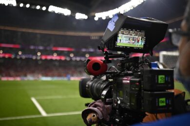 Diritti tv serie A: Dazn-Sky? 2024-2029, cosa cambia. De Laurentiis non ci sta