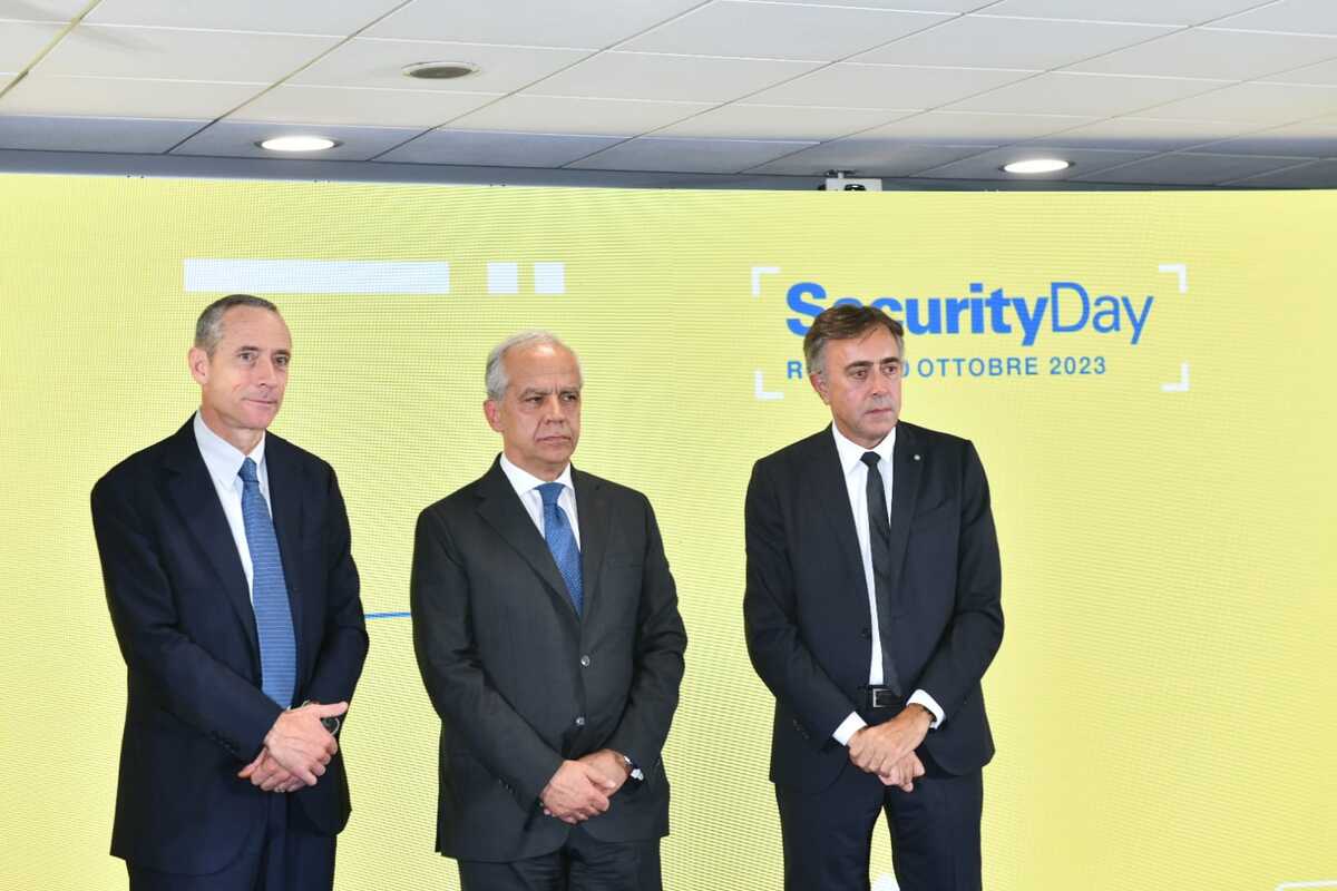 Poste Italiane: il Ministro Piantedosi presente al Security day Poste Italiane: il Ministro Piantedosi presente al Security day