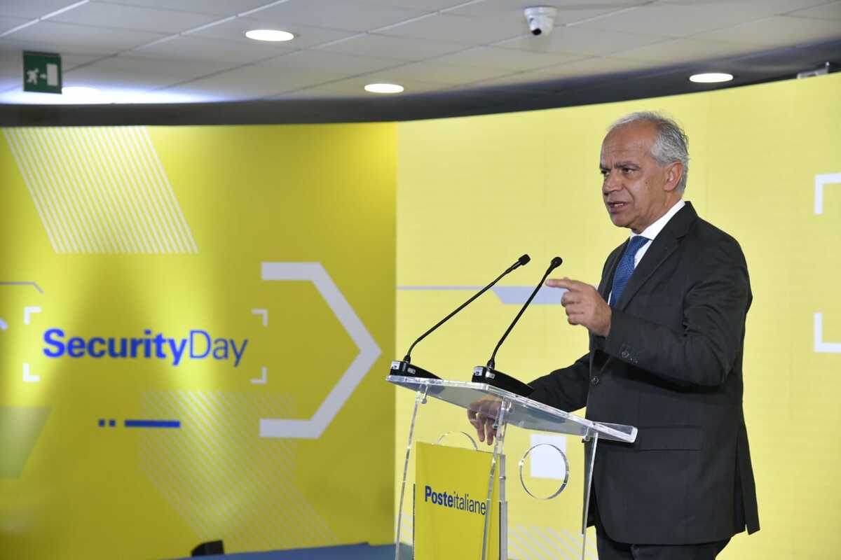 Poste Italiane: il Ministro Piantedosi presente al Security day Poste Italiane: il Ministro Piantedosi presente al Security day