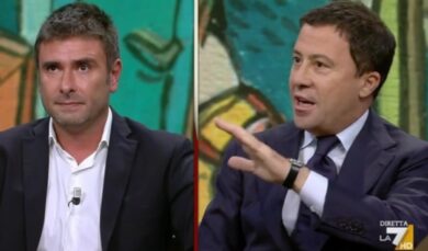 Di Battista vs Bocchino: “Mi fanno specie gli ex fascisti…”, “Tuo padre”