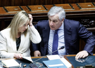 Visti falsi, un trafficante di uomini: “4mila€ e entri in Italia facilmente”