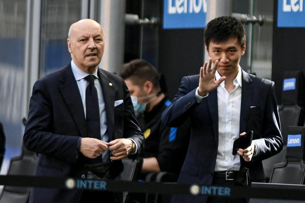 Inter, ricavi in aumento e perdite ridotte di 55 mln. E Zhang annuncia che… Inter, ricavi in aumento e perdite ridotte di 55 mln. E Zhang annuncia che…