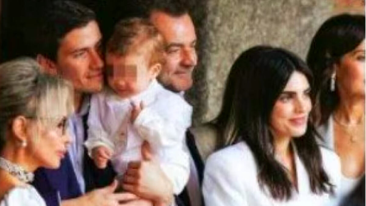 Luigi Berlusconi battezza il figlio. Pier Silvio grande assente. È giallo Luigi Berlusconi battezza il figlio. Pier Silvio grande assente. È giallo
