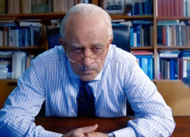 Crozza/Amato Presidente della commissione algoritmi sull’IA a 85 anni. VIDEO