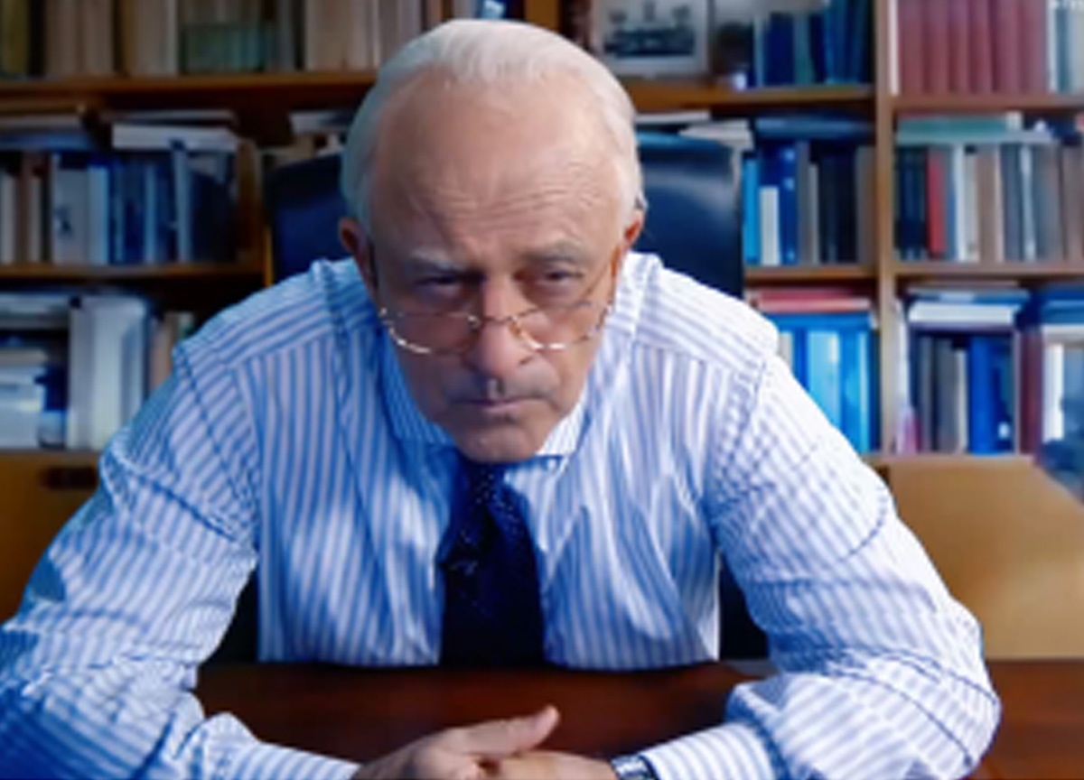 Crozza/Amato Presidente della commissione algoritmi sull’IA a 85 anni. VIDEO Crozza/Amato Presidente della commissione algoritmi sull’IA a 85 anni. VIDEO