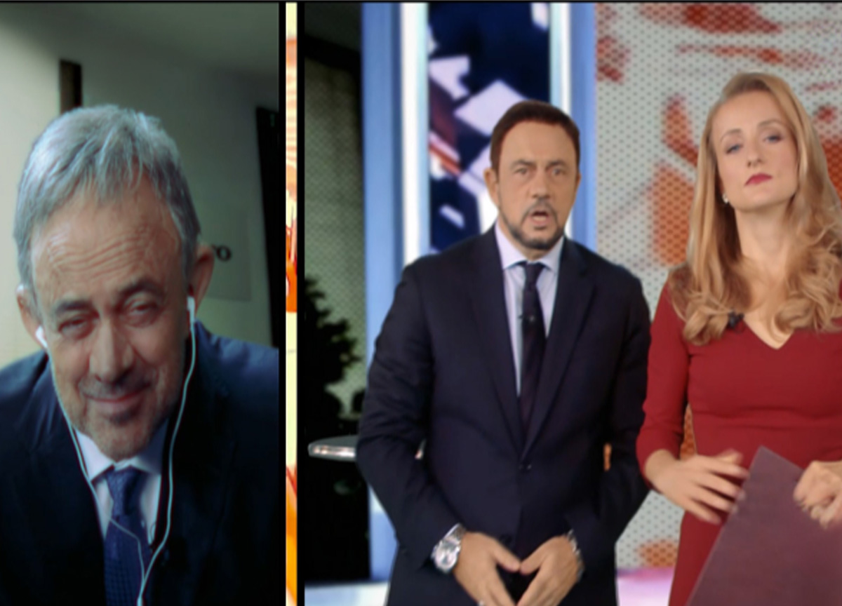Crozza/Giambruno anche se relegato al dietro le quinte del suo ex programma cerca qualsiasi escamotage per rendersi visibile Crozza/Giambruno anche se relegato al dietro le quinte del suo ex programma cerca qualsiasi escamotage per rendersi visibile