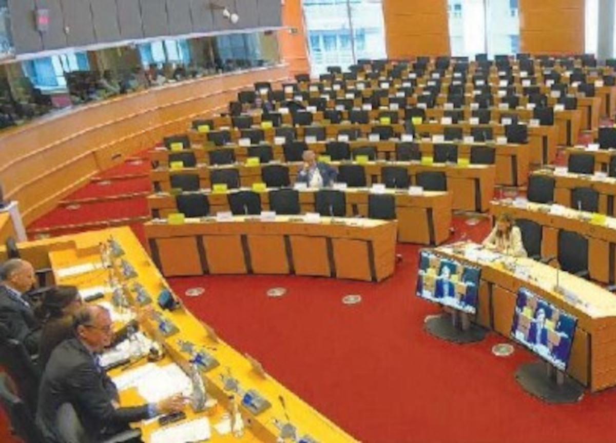 Ue, intervento di Enrico Letta: aula deserta. Nemmeno gli eurodeputati del Pd