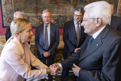 Meloni taglia i senatori a vita. La premier vuole abrogare le nomine del Colle