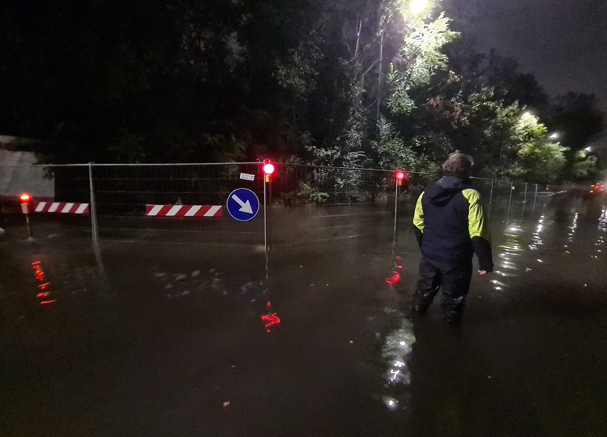 Milano, esonda il Seveso. La peggior bomba d’acqua dal 2014. VIDEO Milano, esonda il Seveso. La peggior bomba d’acqua dal 2014. VIDEO