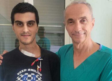 Praticamente morto a luglio, oggi cammina e sorride: “miracolo” al San Camillo