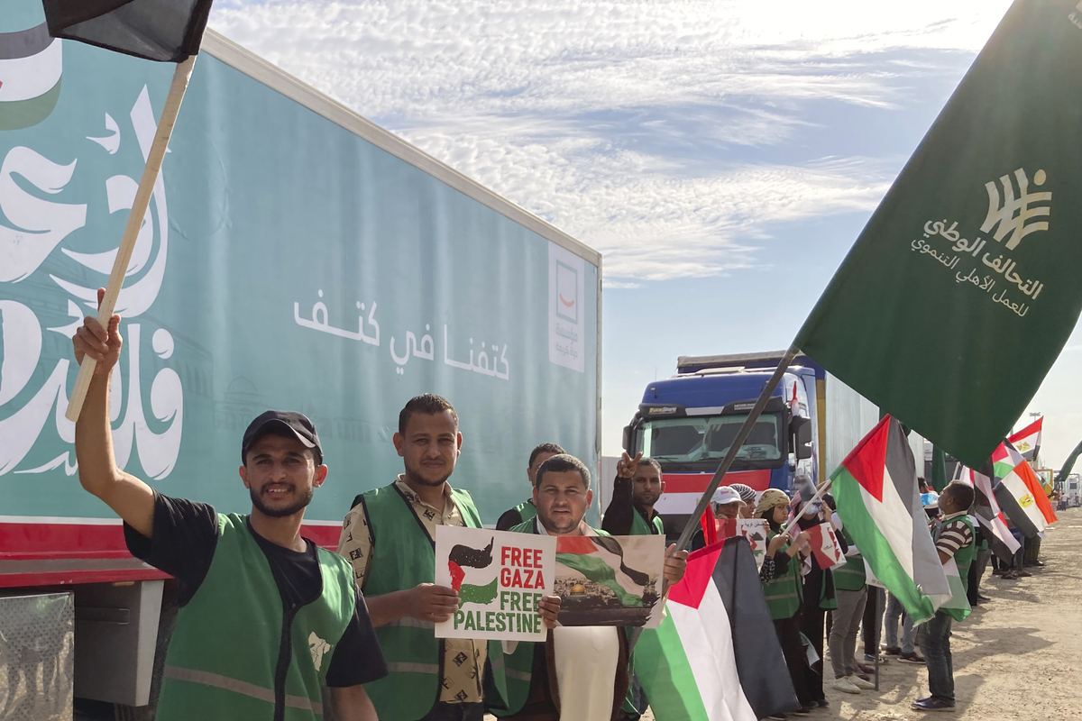 Hamas: “Ostaggi in cambio del cessate il fuoco”. Quattro italiani via da Gaza