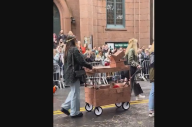 Halloween, arriva la Dog Parade: a New York la sfilata di cani in costume