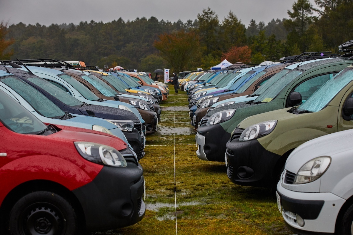 Il Giappone accoglie il più grande raduno di Renault Kangoo del mondo Il Giappone accoglie il più grande raduno di Renault Kangoo del mondo