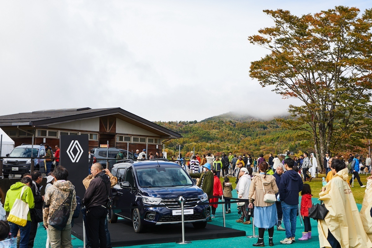 Il Giappone accoglie il più grande raduno di Renault Kangoo del mondo Il Giappone accoglie il più grande raduno di Renault Kangoo del mondo