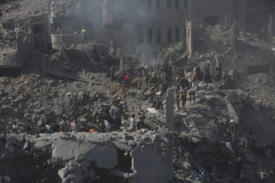 Guerra, l’esercito israeliano dentro Gaza. Scontro tra Netanyahu e militari