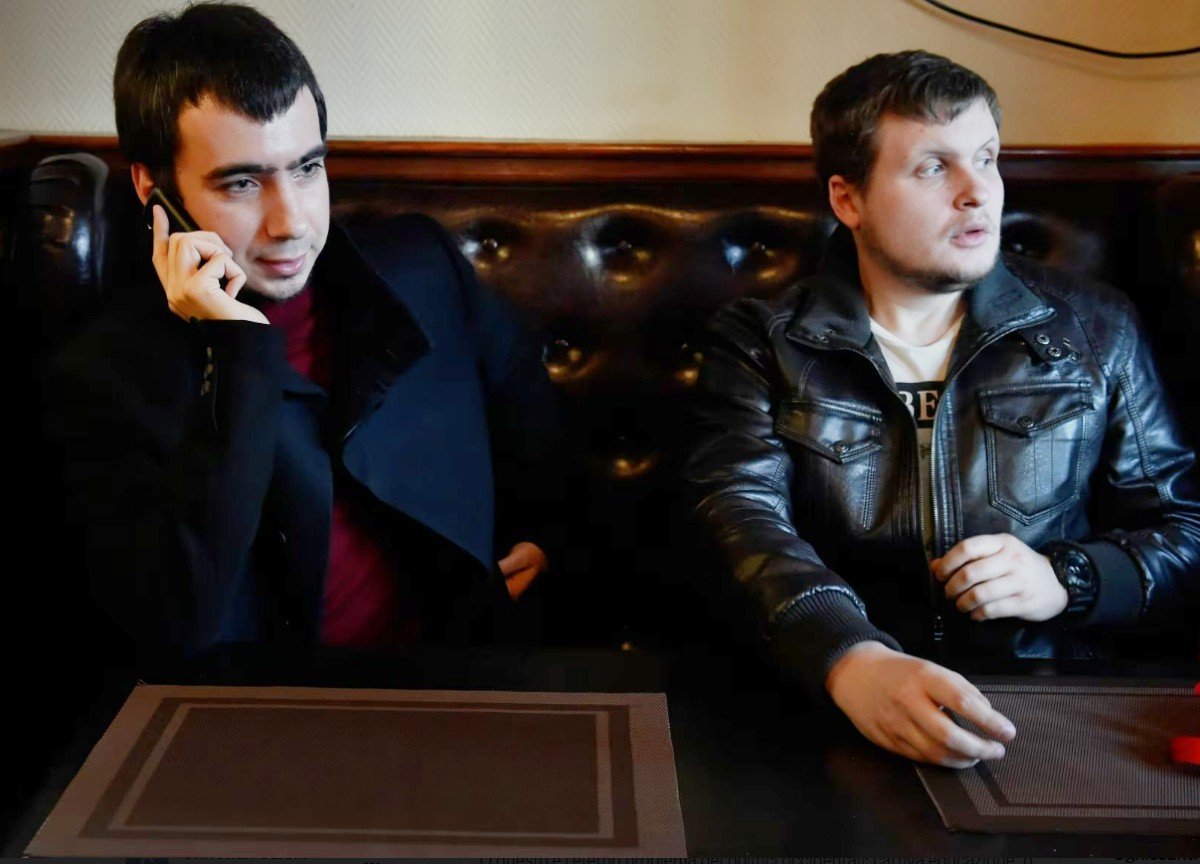 “Volevamo invitarla nel nostro covo Kgb ma…”. I russi dello scherzo a Meloni
