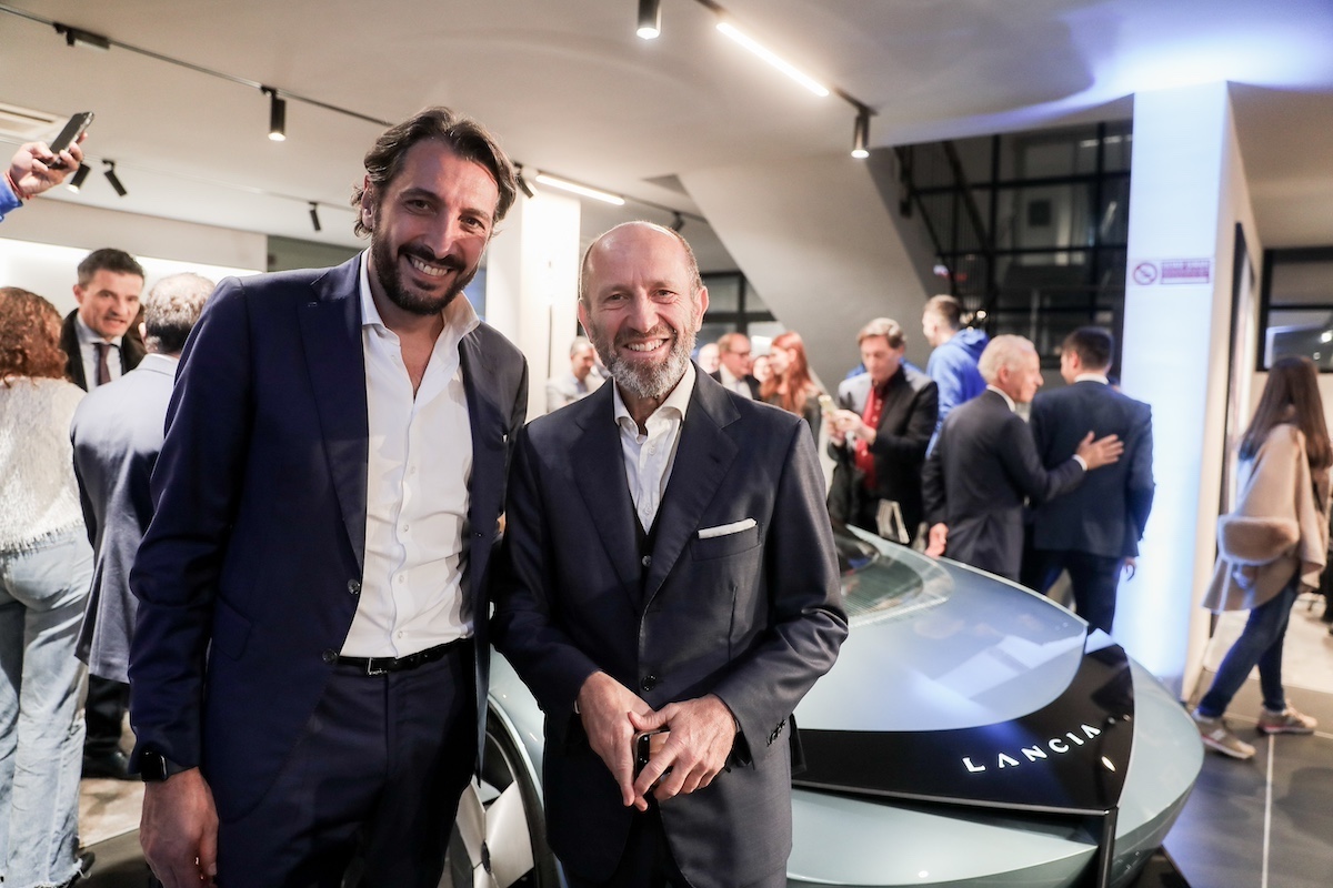 Lancia Pu+Ra HPE inaugura la nuova immagine delle concessionari e italiane