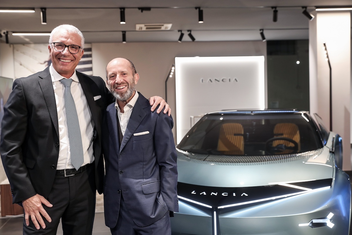Lancia Pu+Ra HPE inaugura la nuova immagine delle concessionari e italiane