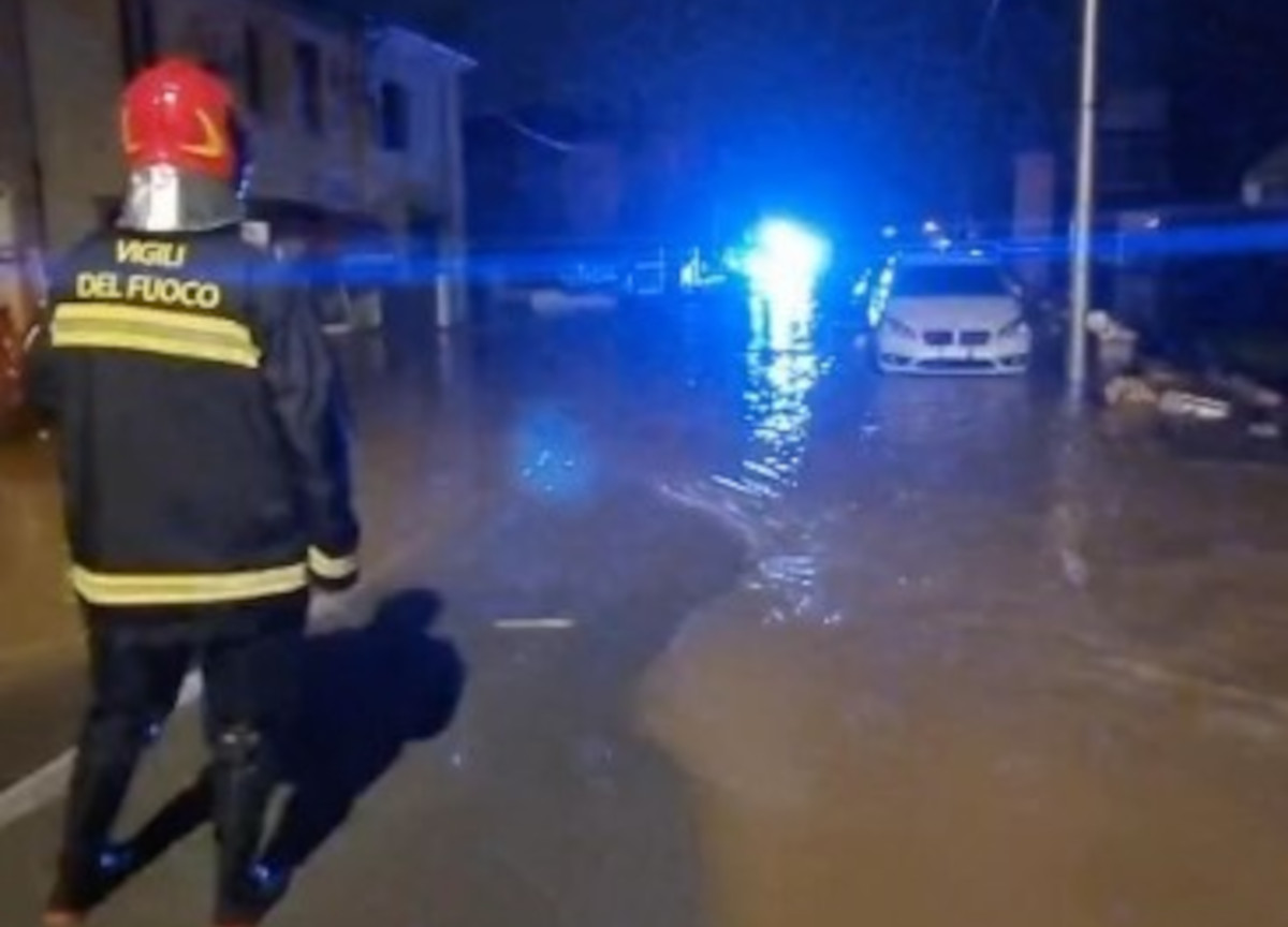 Maltempo in Toscana, sette morti e fiumi esondati. In 40mila senza luce