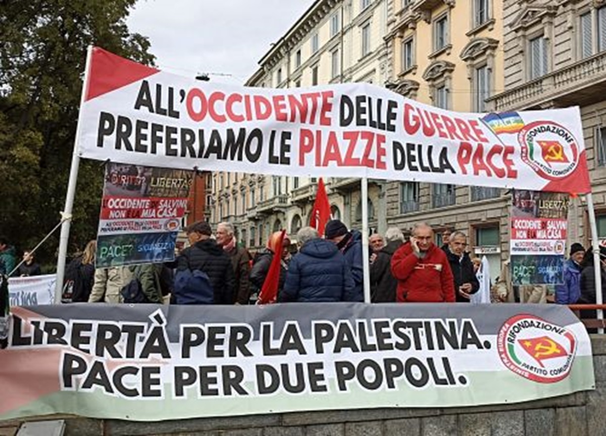 Milano, il corteo Pro Palestina: “Restiamo umani”. FOTO