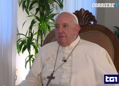 La banale intervista di Chiocci al Papa, un’occasione mancata per il Tg1