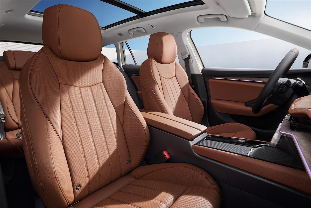 Nuova Skoda Superb, debutta in versione ibrida plug-in Nuova Skoda Superb, debutta in versione ibrida plug-in