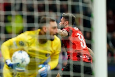 Milan-Psg 2-1, Giroud sovrasta Skriniar. Leao show: “Io parlo in campo”. E Pioli…