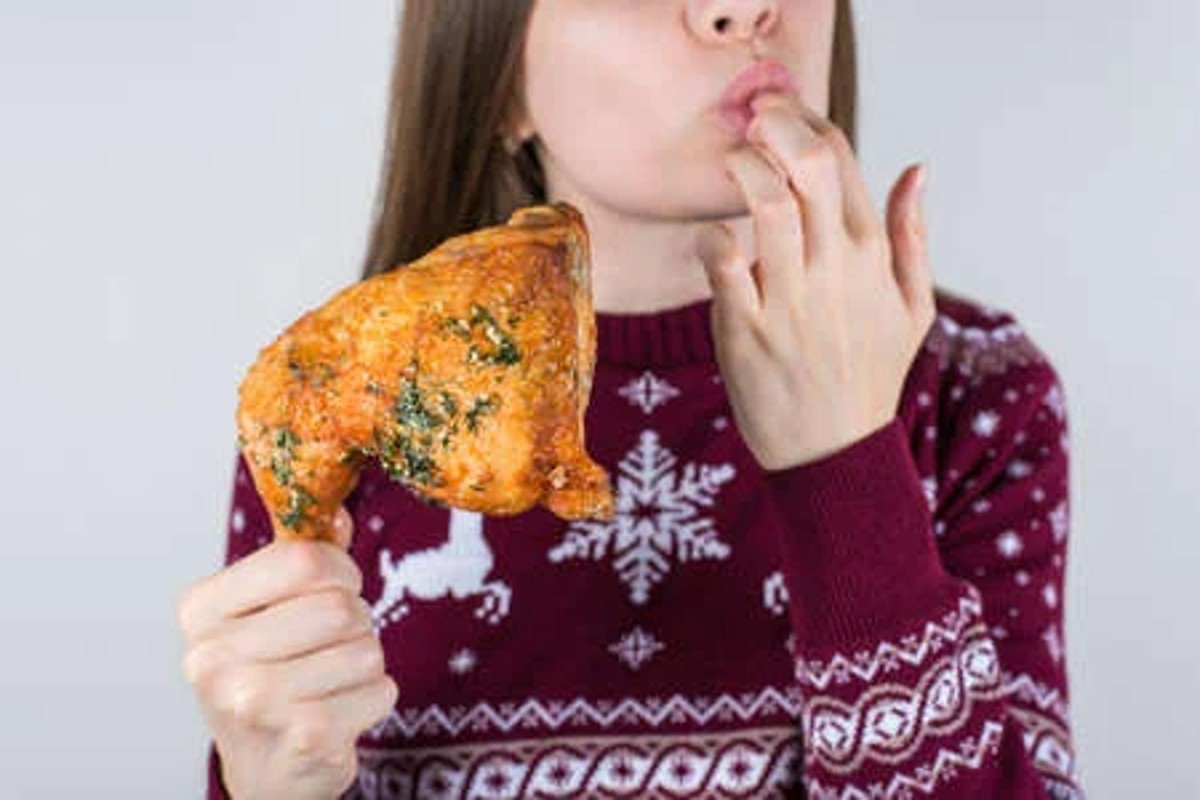 Salmonella nel pollo, oltre 300 casi in tutta Europa: come proteggersi Salmonella nel pollo, oltre 300 casi in tutta Europa: come proteggersi