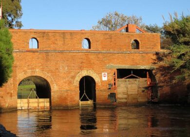 Maltempo: esonda il lago di Paola, a rischio crollo l’antico canale romano
