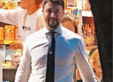 Giambruno beccato al supermercato: ecco le foto con la figlia Ginevra