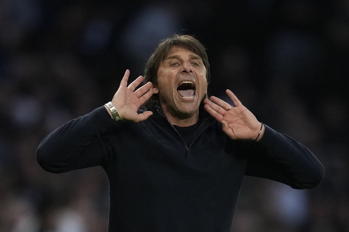 Luciano Moggi svela la bomba su Antonio Conte: “Ha deciso, vuole andare…” Luciano Moggi svela la bomba su Antonio Conte: “Ha deciso, vuole andare…”