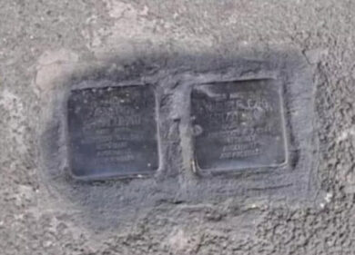 Choc al ghetto ebraico: una stella di David con una svastica accanto. Indagini