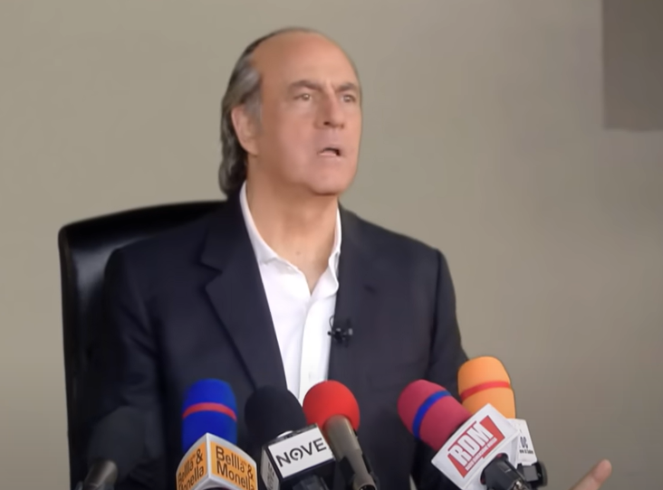 Crozza torna nei panni di Zaia e diventa l’idolo delle anziane venete Crozza torna nei panni di Zaia e diventa l’idolo delle anziane venete