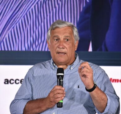Migranti in Albania, Tajani: “Io il primo a parlare del progetto con Meloni”