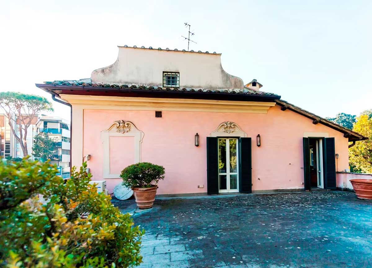 Vendesi pezzo di Villa Ada: il casino di Villa Elena si cede a 6,5mln di euro Vendesi pezzo di Villa Ada: il casino di Villa Elena si cede a 6,5mln di euro