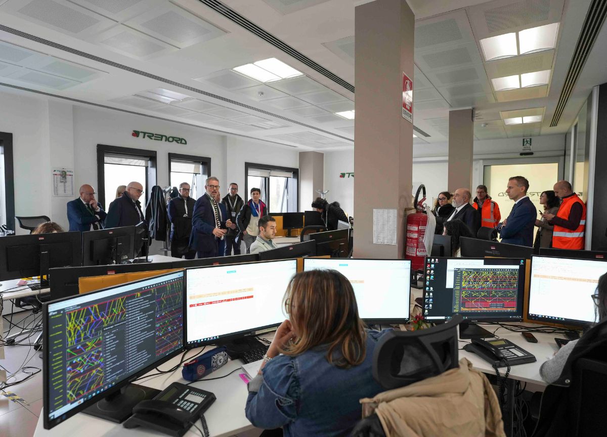 Trenord, innovazioni in corso: Lucente in visita all’impianto di Fiorenza Trenord, innovazioni in corso: Lucente in visita all’impianto di Fiorenza