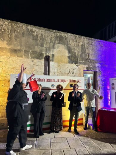 Puglia, la “pitta destrutturata” vince la Singolar Tenzone: mix Salento-Spagna