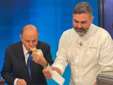 Porta a Porta, Vespa ora reclamizza anche la pizza