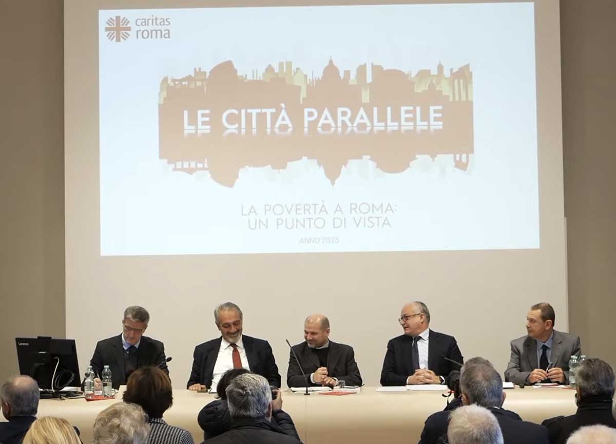 Roma malata, mangia alla Caritas anche chi ha un lavoro: la città in ginocchio Roma malata, mangia alla Caritas anche chi ha un lavoro: la città in ginocchio