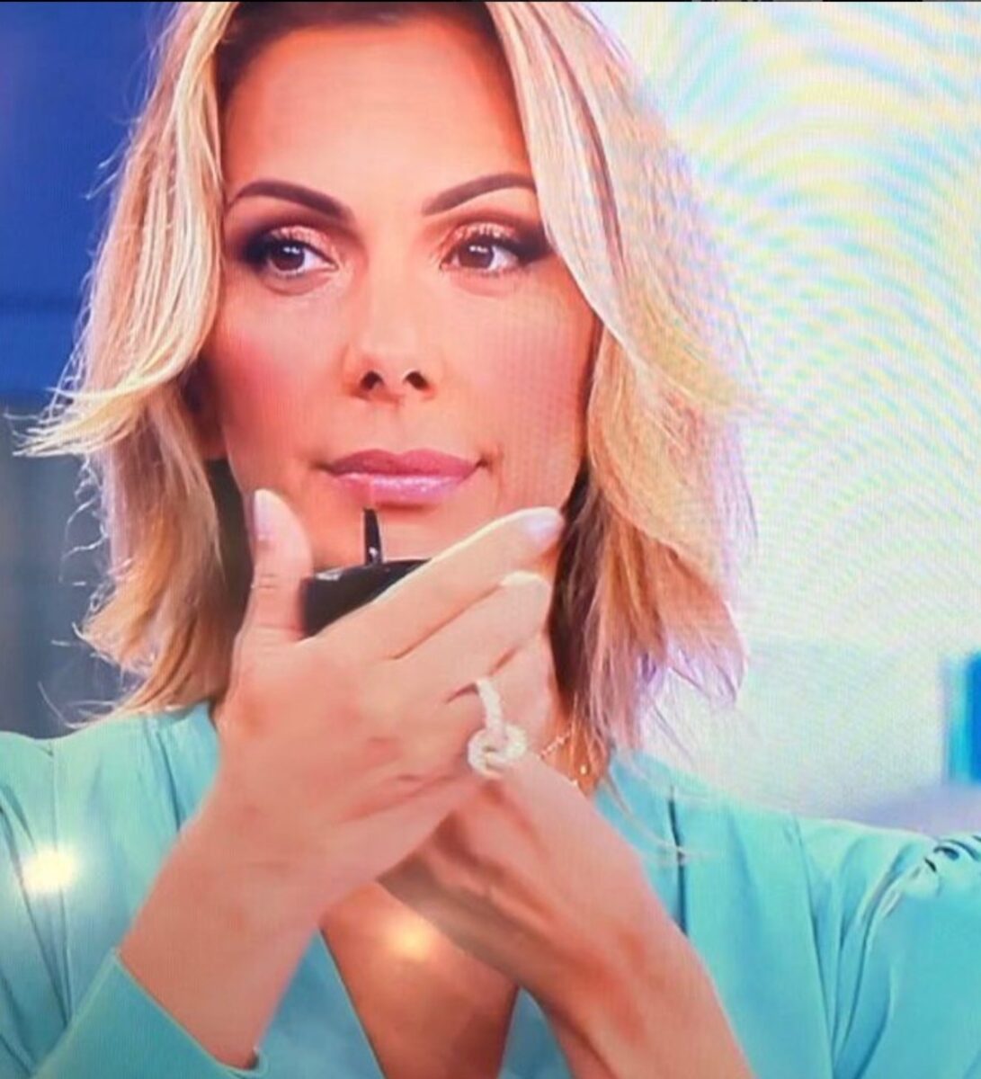 Branchetti, la nuova fiamma è un importante amministratore delegato. FOTO Branchetti, la nuova fiamma è un importante amministratore delegato. FOTO