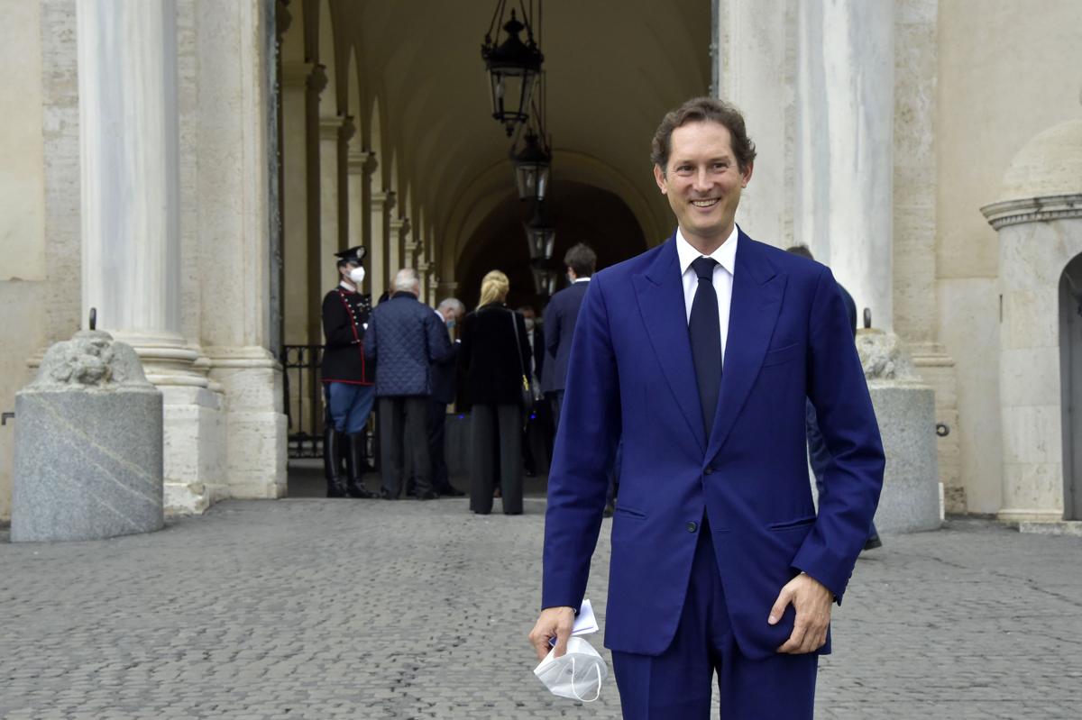 La virata di John Elkann, basta auto. C’è un’autostrada nella sanità privata La virata di John Elkann, basta auto. C’è un’autostrada nella sanità privata
