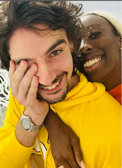 Paola Egonu, il bacio romantico al nuovo fidanzato (ecco chi è). Foto