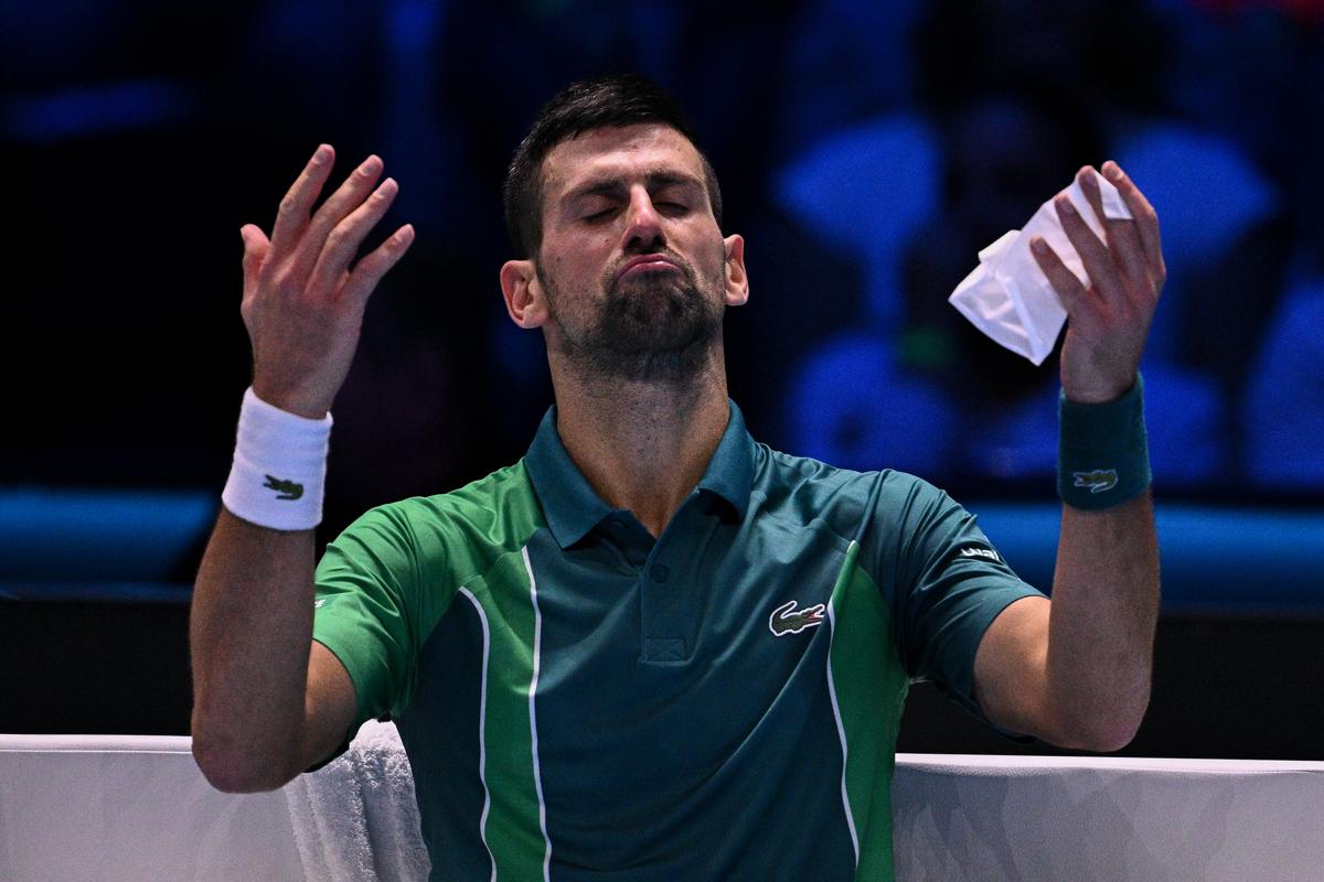 Djokovic: proteste, fischi e quella mossa… Panatta attacca: “Lo fa sempre ma Sinner…”