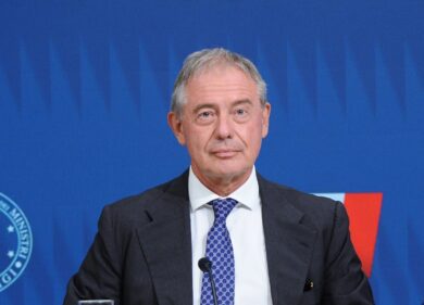 Piaggio Aerospace, offerte dalla famiglia Porsche e da Grewal