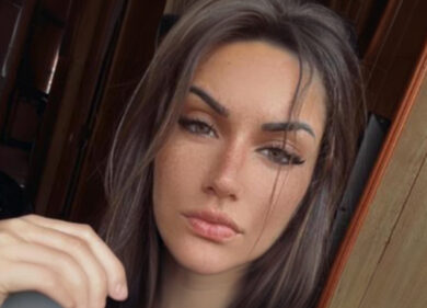 Sfregia al volto la nuova compagna dell’ex ed evade dai domiciliari: arrestata