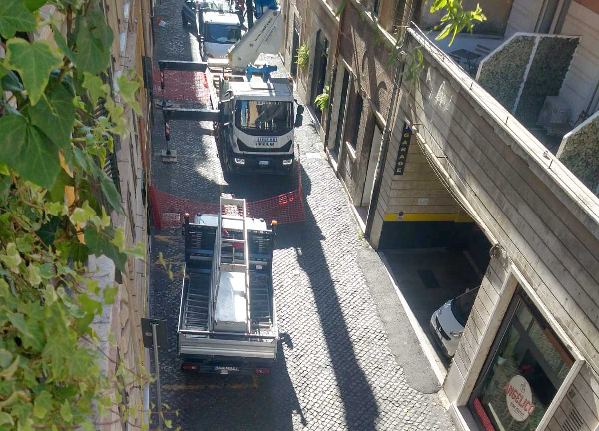 Emergenza Vigili Roma: crolla mini lucernaio, mobilitazione di uomini e mezzi